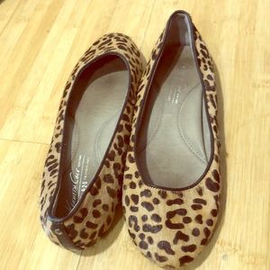Kenneth Cole leopard print ballerina slippers